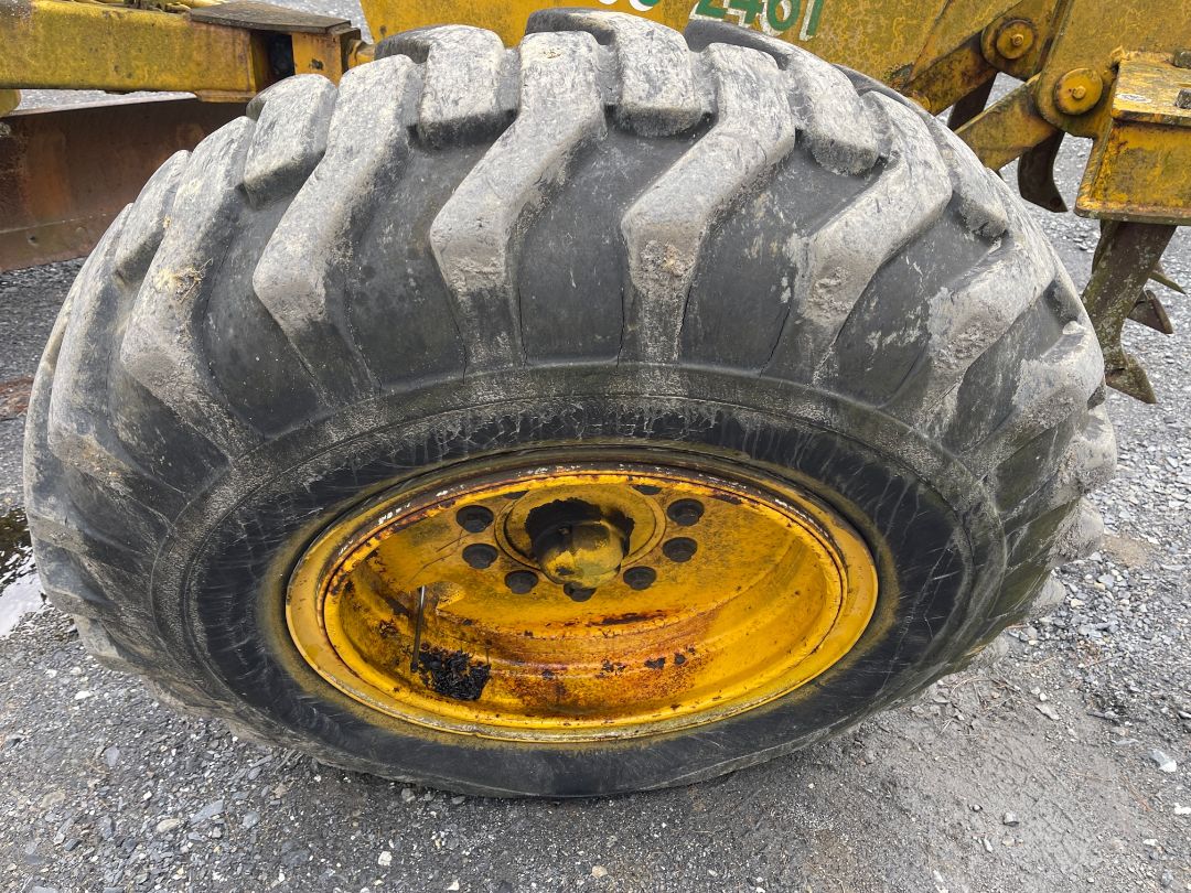 1979 DEERE 570A - Image 10